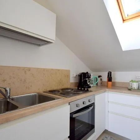 Roberto By Interhome Нивице