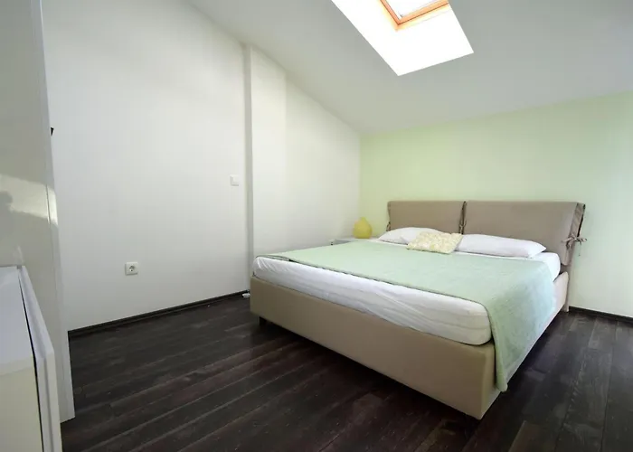 Roberto By Interhome Njivice