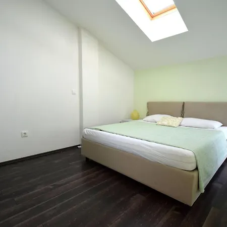 Roberto By Interhome Njivice